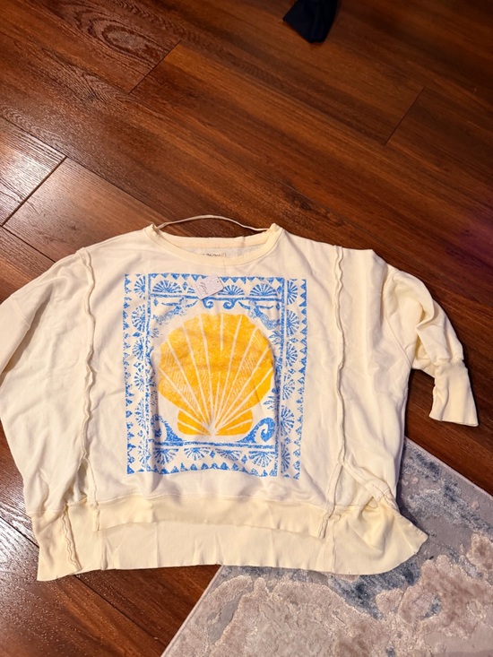 Free People Tops - Free People Camden Cream Sweatshirt with Yellow & Blue Shell Graphic